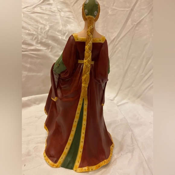 Franklin Mint Isabelle of Spain porcelain doll. Limited edition. Perfect cond. - Picture 4 of 6